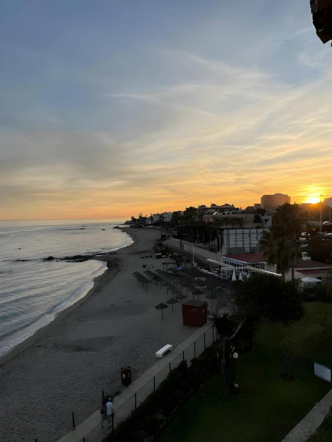 Apartment Aguamarina On The Beach Front Málaga Exterior foto