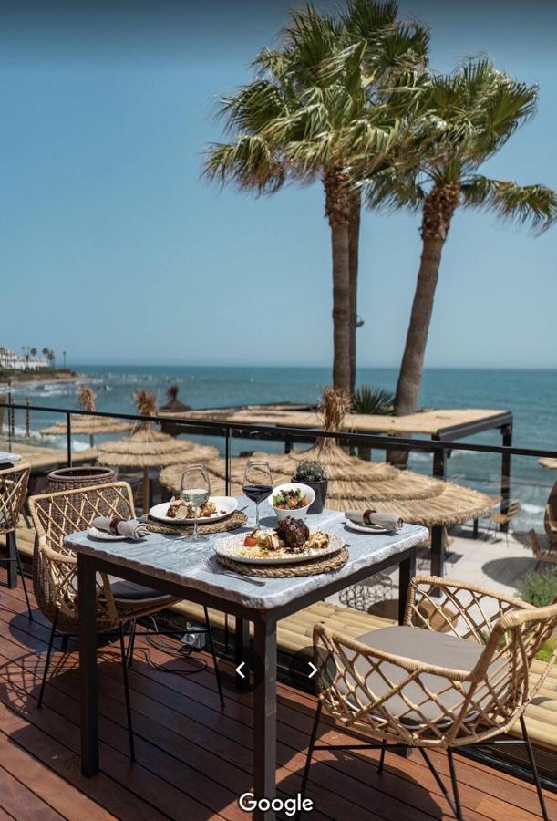 Apartment Aguamarina On The Beach Front Málaga Exterior foto