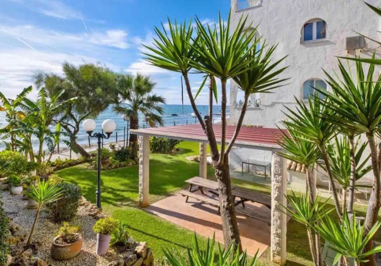 Apartment Aguamarina On The Beach Front Málaga Exterior foto
